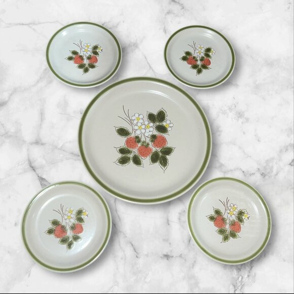 Set of 5 Vintage Stoneware Strawberry Patch Spring Collection Dessert Saucer Pla - Picture 7 of 12